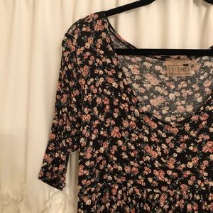 3 FOR 20 PacSun L.A. Hearts Soft Floral Top